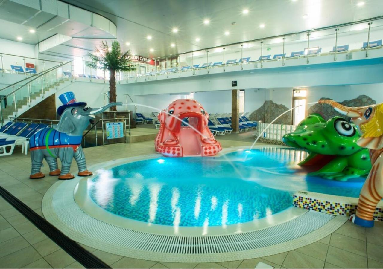 Garni Hotel Hollywoodland Wellness & Aquapark ベオグラード エクステリア 写真