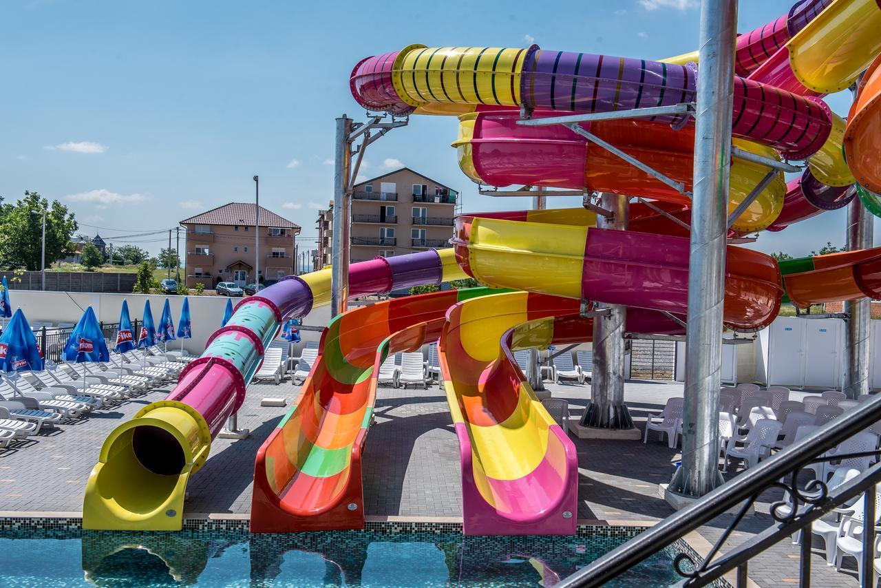 Garni Hotel Hollywoodland Wellness & Aquapark ベオグラード エクステリア 写真